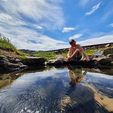 Hotel Laugarholl With Natural Hot Spring Holmavik Exterior foto