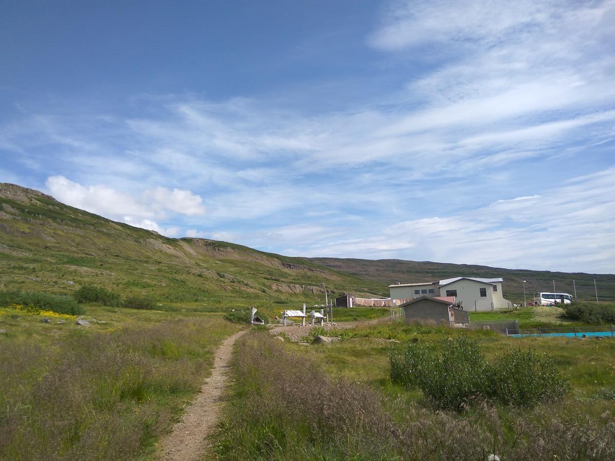 Hotel Laugarholl With Natural Hot Spring Holmavik Exterior foto